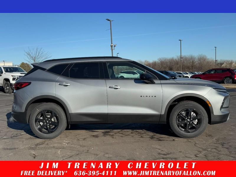 new 2025 Chevrolet Blazer car, priced at $32,980