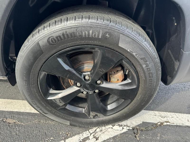 used 2019 Jeep Cherokee car, priced at $13,998