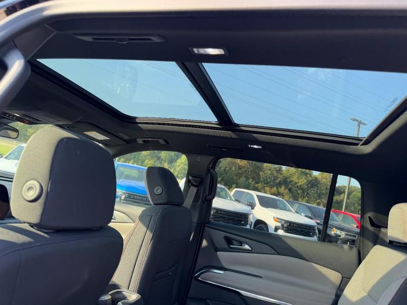 new 2026 Chevrolet Traverse car, priced at $41,145