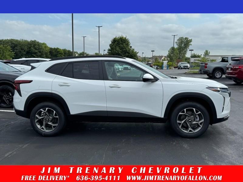 new 2025 Chevrolet Trax car, priced at $23,610
