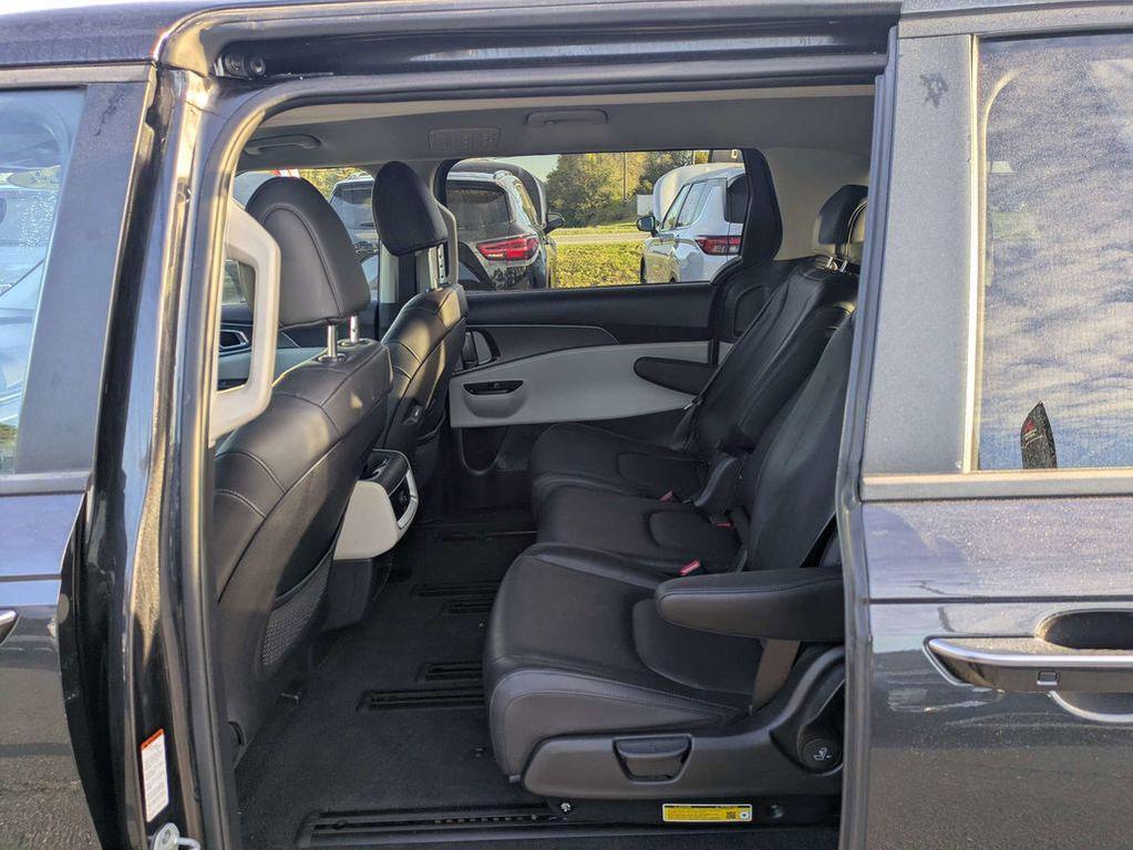 used 2024 Kia Carnival car, priced at $28,578