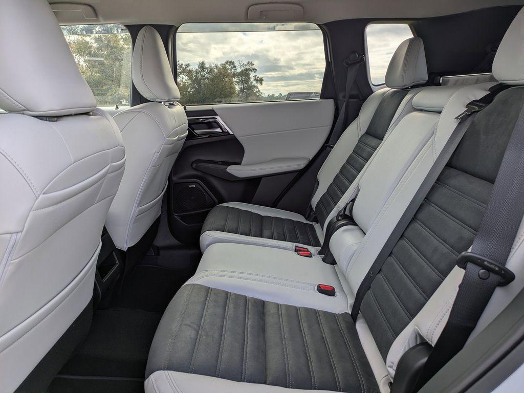 new 2026 Mitsubishi Outlander car, priced at $37,875