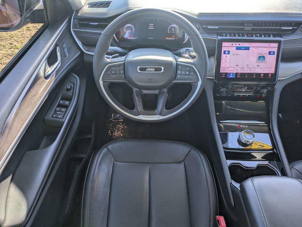 used 2023 Jeep Grand Cherokee car, priced at $28,189