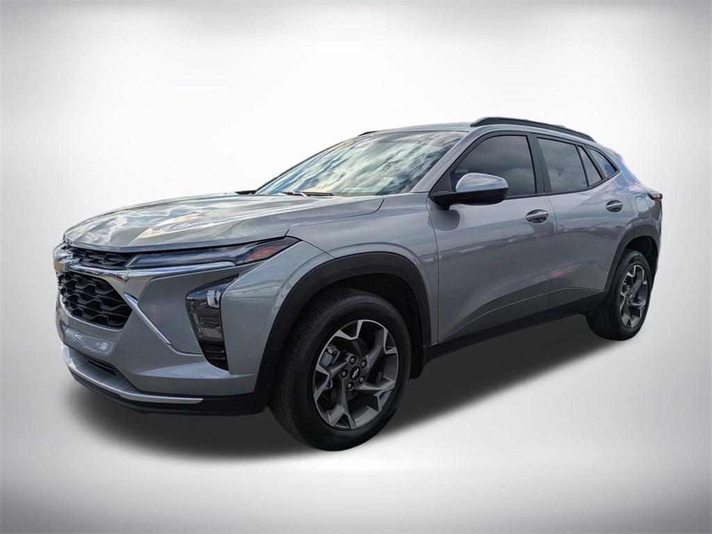 used 2025 Chevrolet Trax car, priced at $20,034