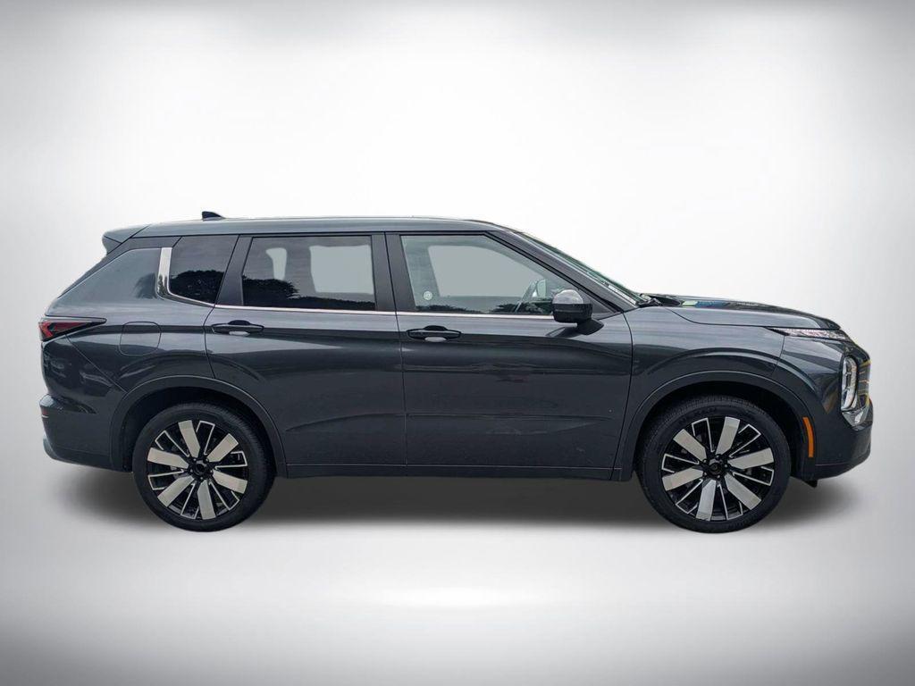 used 2025 Mitsubishi Outlander car, priced at $26,559