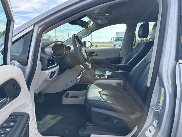 used 2024 Chrysler Pacifica car, priced at $31,259