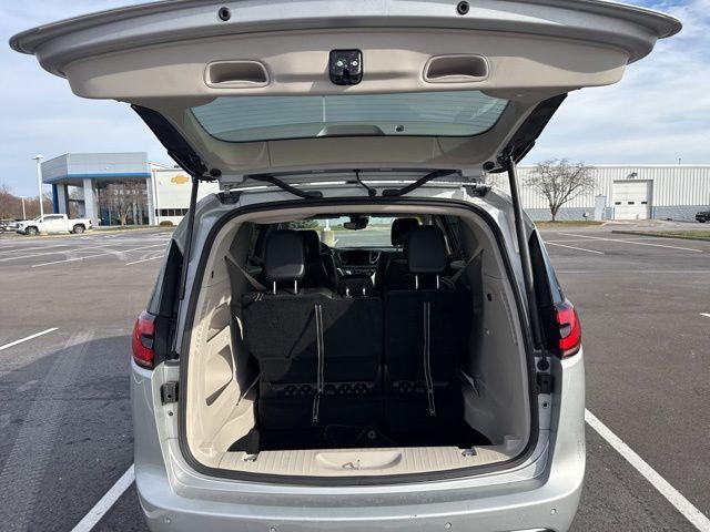 used 2024 Chrysler Pacifica car, priced at $31,259