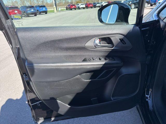 used 2025 Chrysler Pacifica car, priced at $31,177