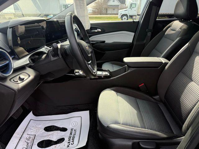used 2025 Chevrolet Trax car, priced at $23,620
