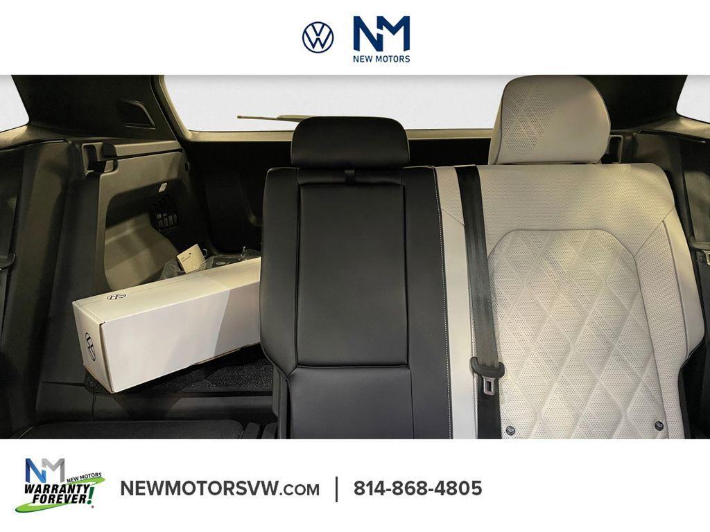 new 2026 Volkswagen Atlas Cross Sport car, priced at $52,446