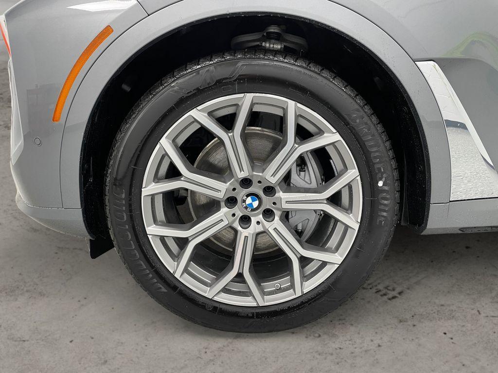 new 2026 BMW X7 car, priced at $94,805