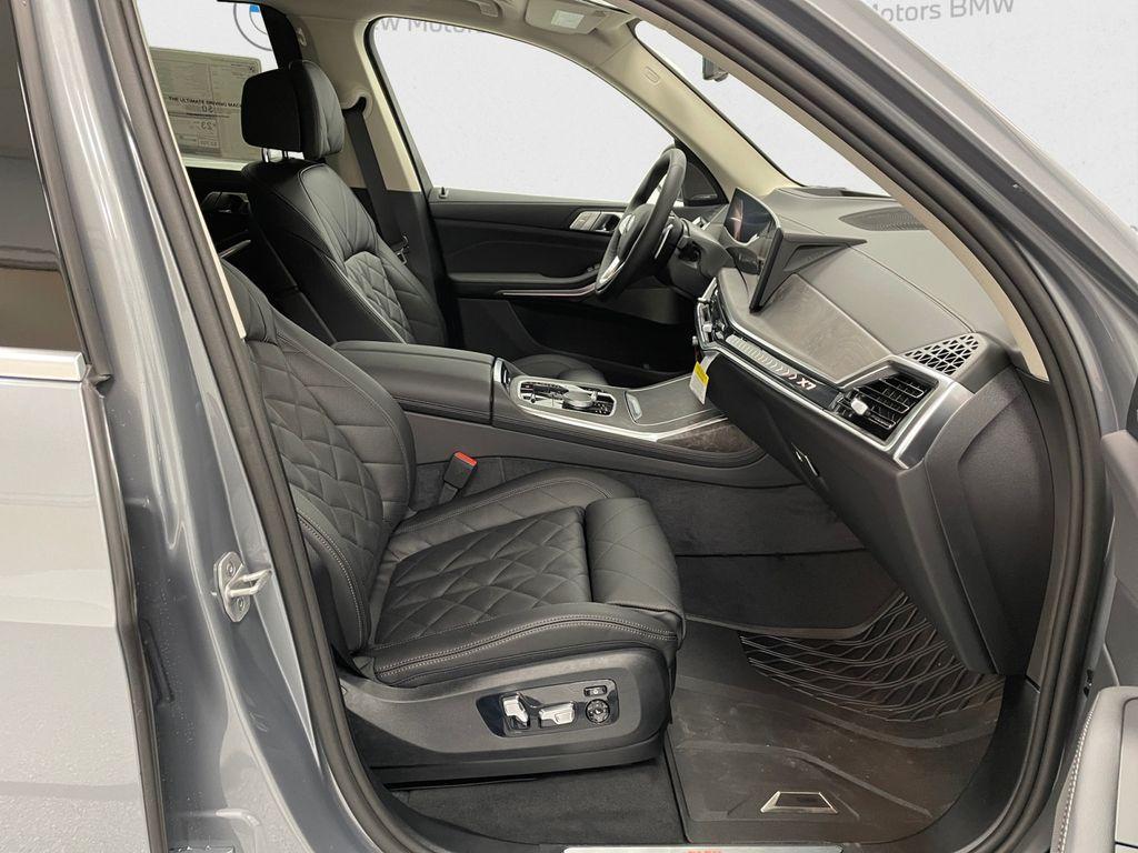 new 2026 BMW X7 car, priced at $94,805