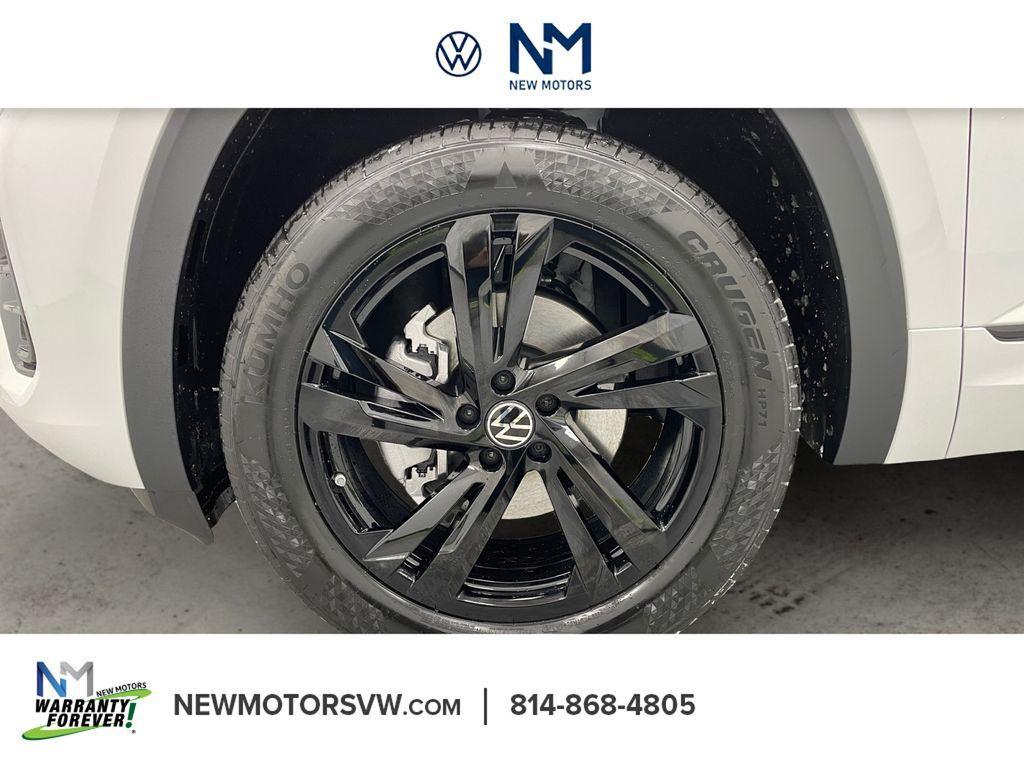 new 2026 Volkswagen Atlas Cross Sport car, priced at $49,486