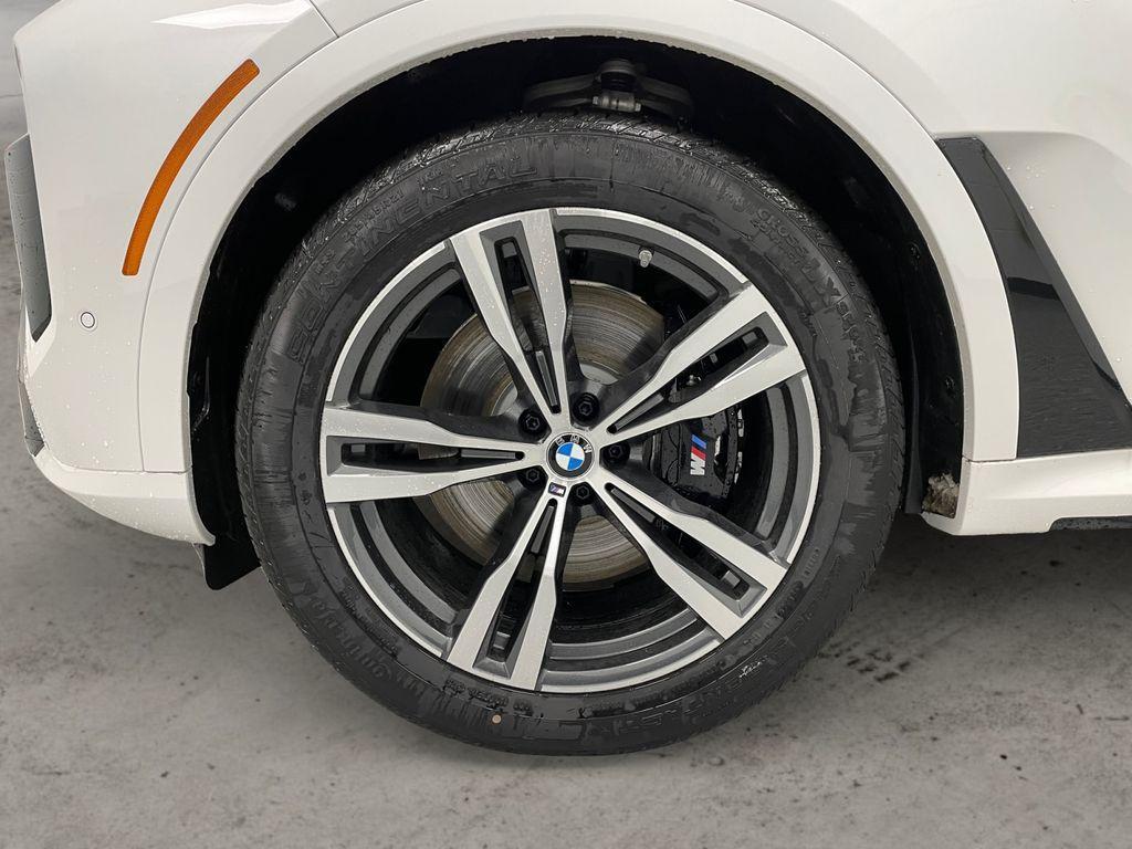 new 2026 BMW X7 car, priced at $122,585