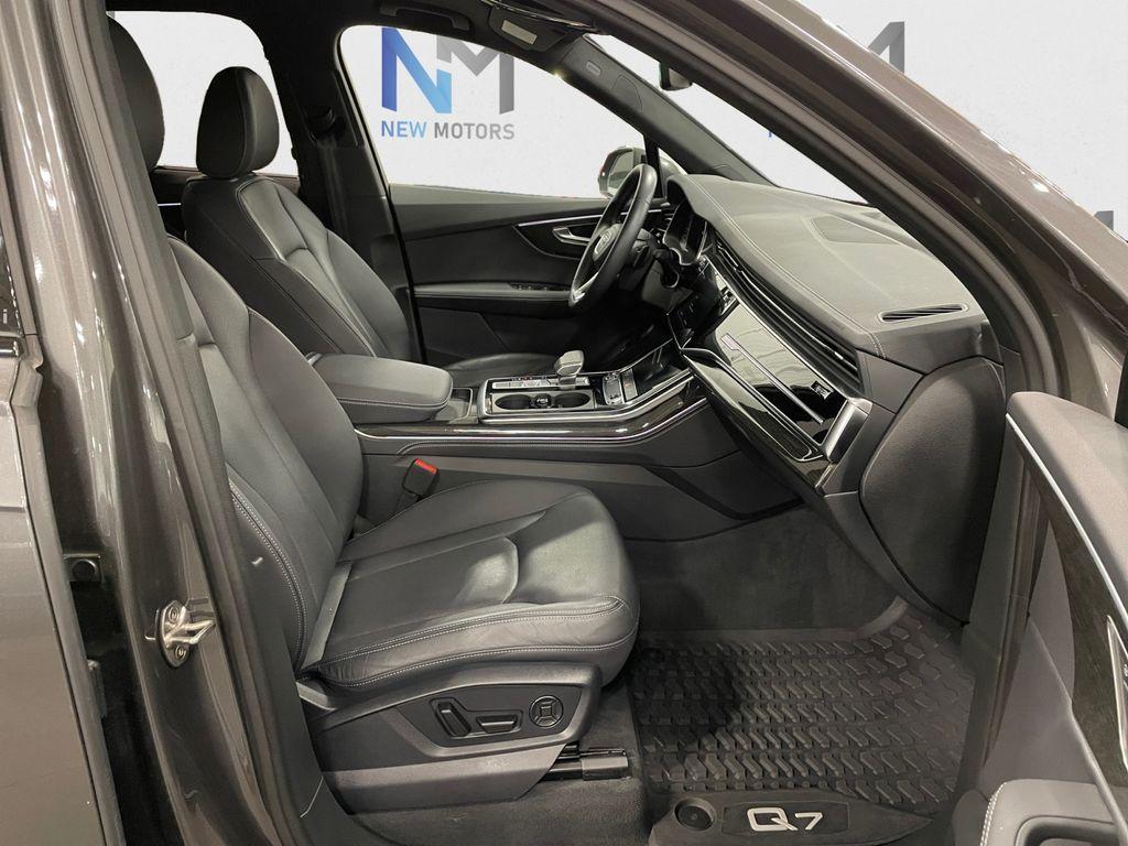 used 2025 Audi Q7 car, priced at $48,959