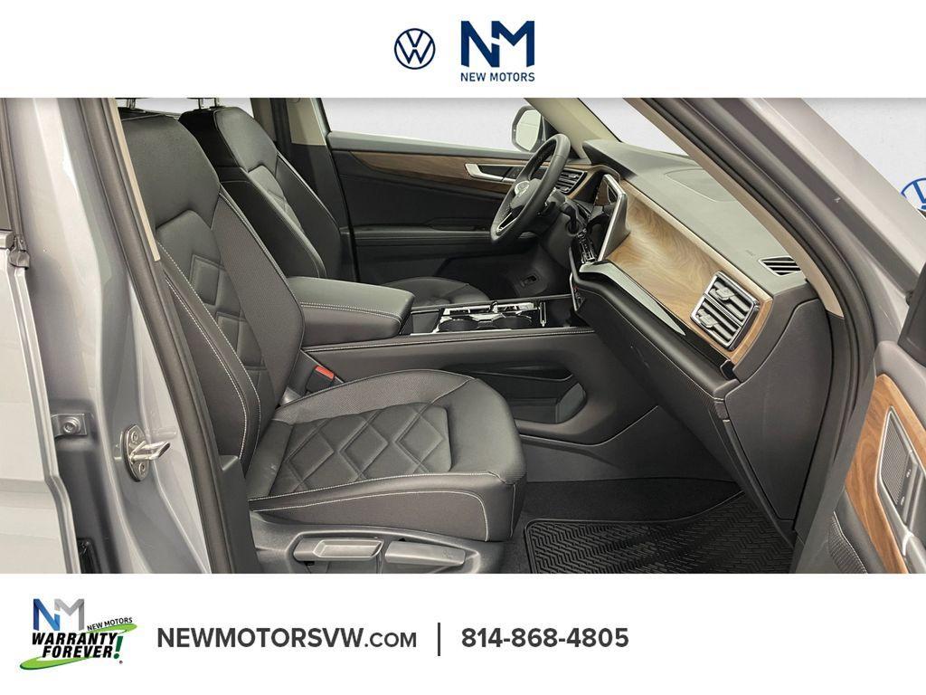 new 2026 Volkswagen Atlas car, priced at $44,001