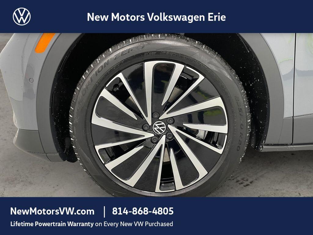 new 2025 Volkswagen ID.4 car, priced at $41,090