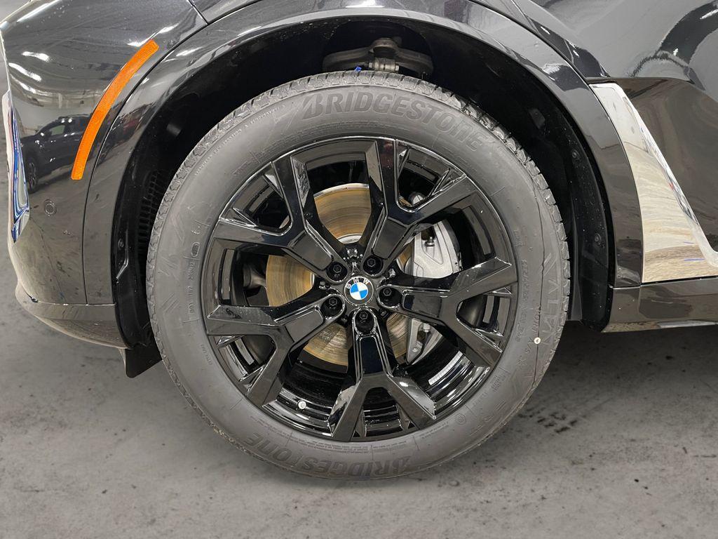 new 2026 BMW X7 car, priced at $94,275