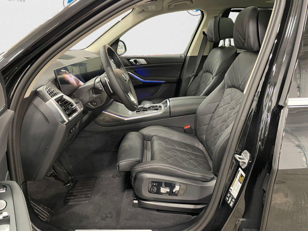 new 2026 BMW X7 car, priced at $94,275