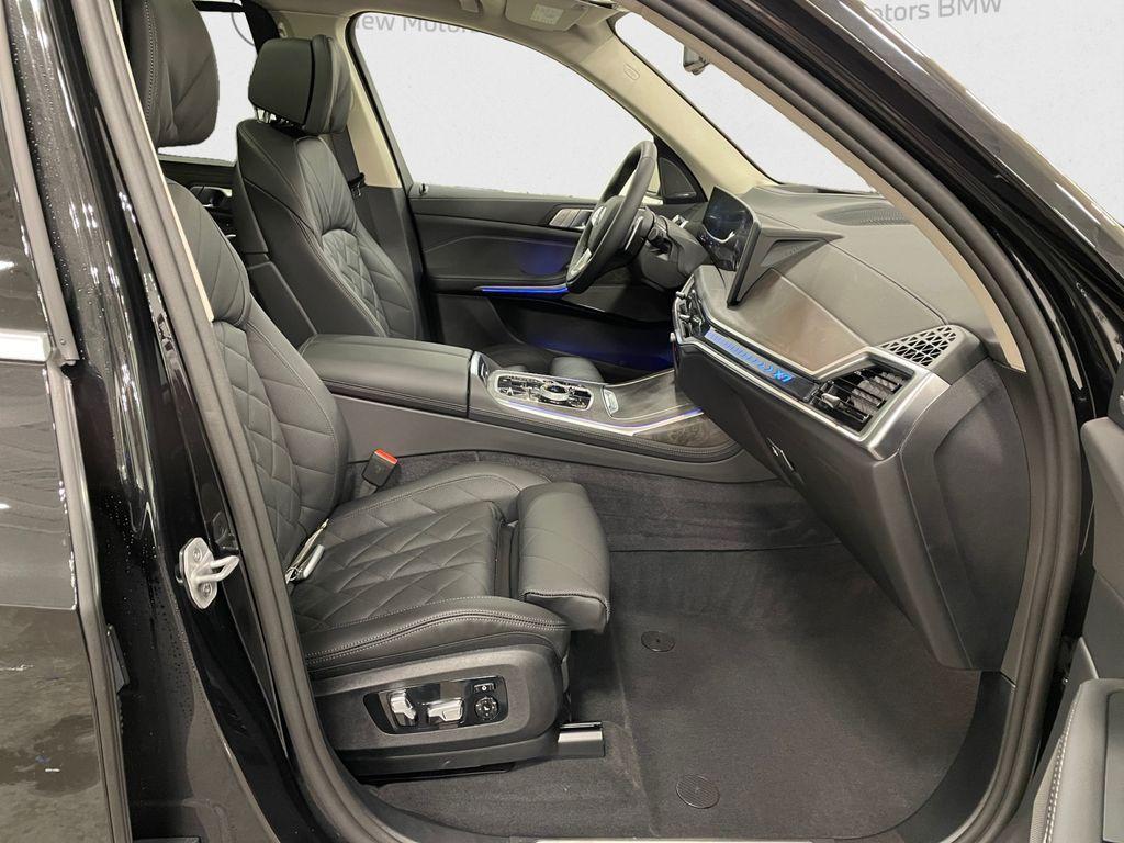 new 2026 BMW X7 car, priced at $94,275