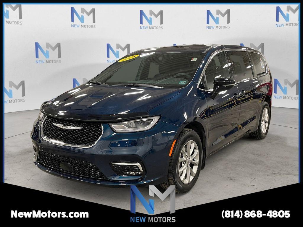 used 2025 Chrysler Pacifica car, priced at $39,344