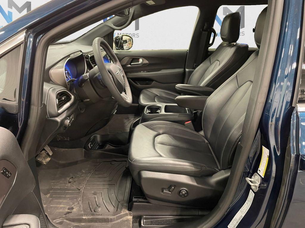 used 2025 Chrysler Pacifica car, priced at $39,344