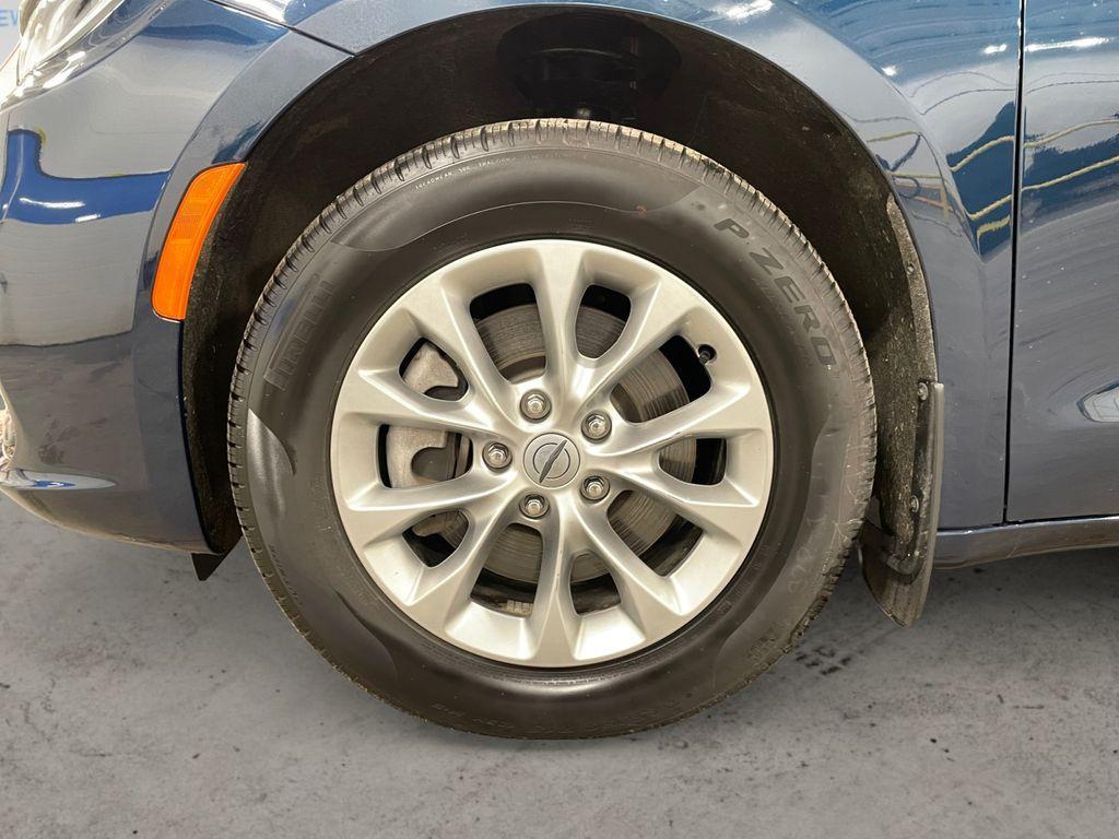 used 2025 Chrysler Pacifica car, priced at $39,344