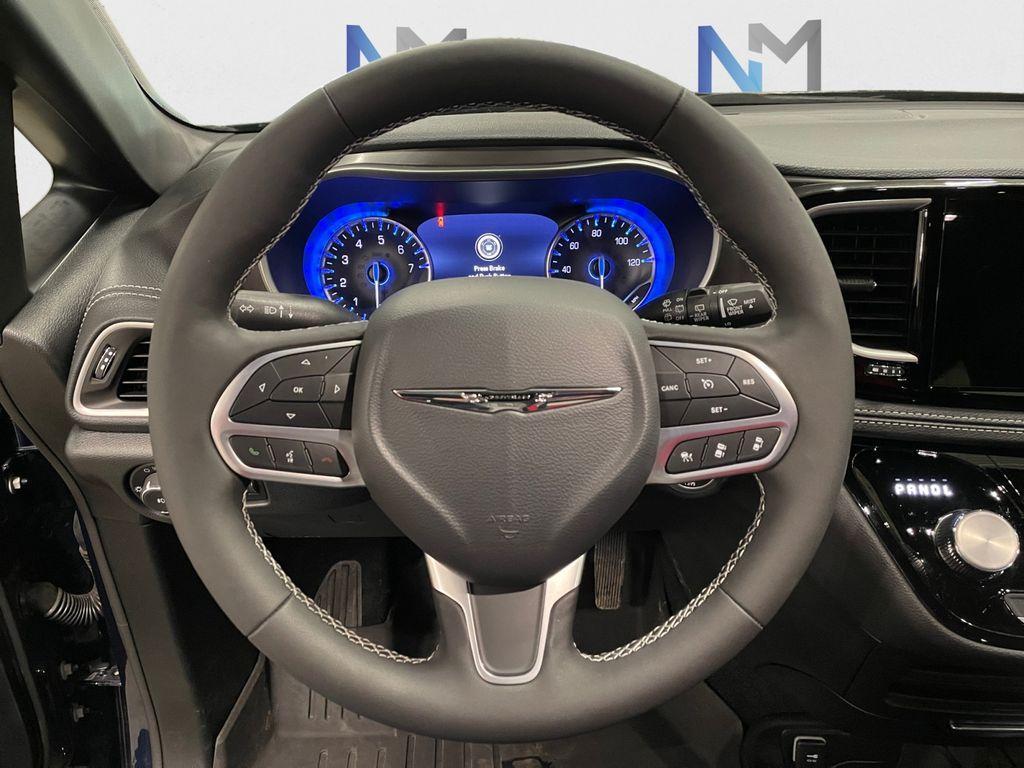 used 2025 Chrysler Pacifica car, priced at $39,344
