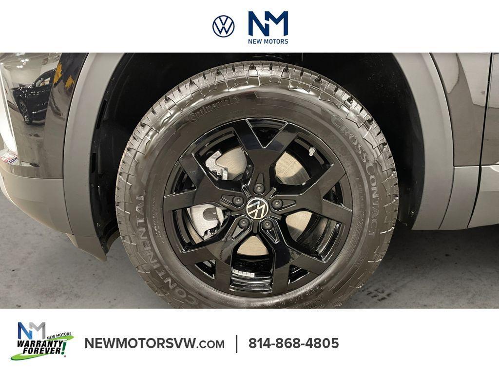 new 2026 Volkswagen Atlas car, priced at $45,732