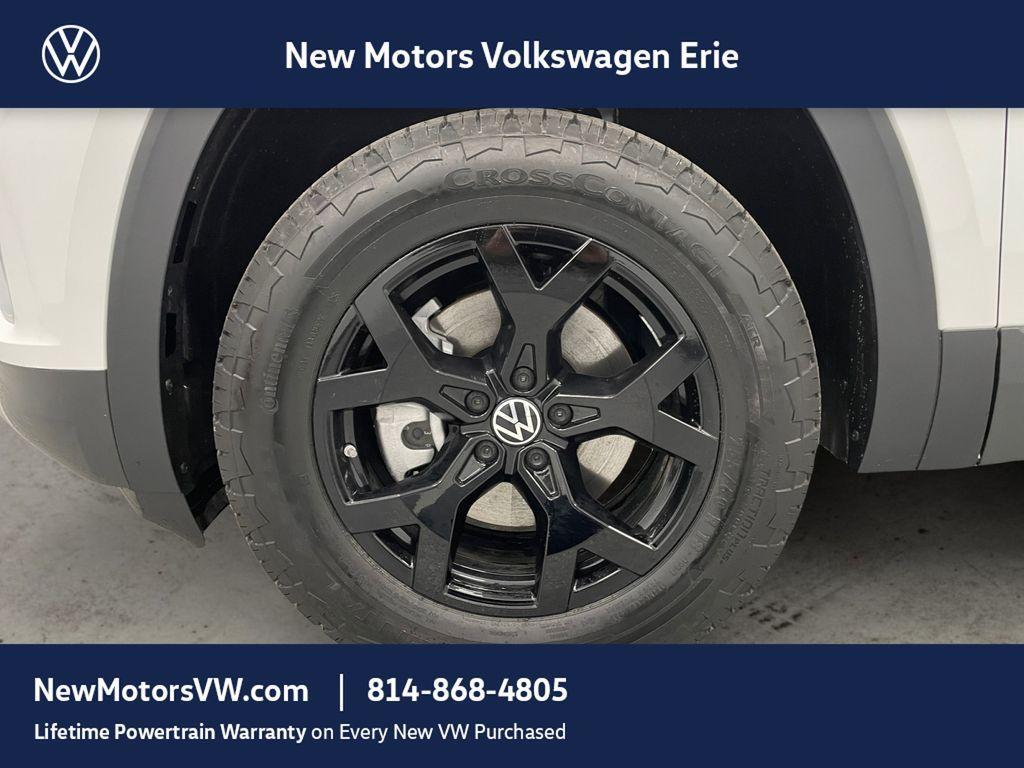 new 2026 Volkswagen Atlas car, priced at $45,669