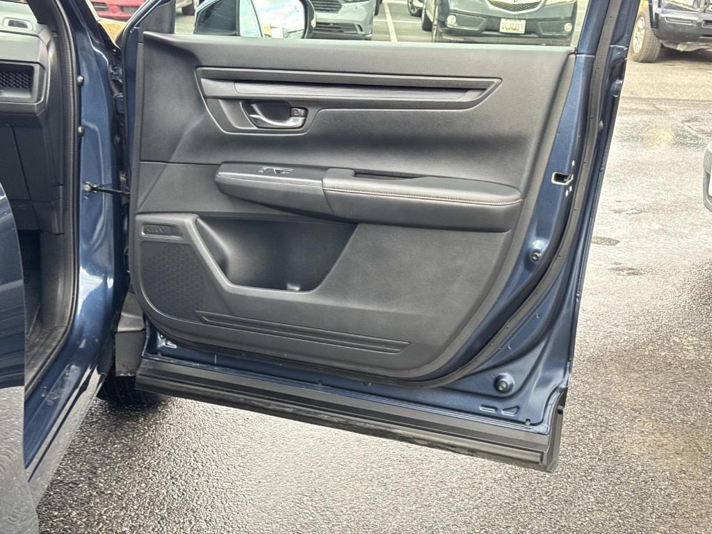 used 2025 Honda CR-V Hybrid car, priced at $34,000