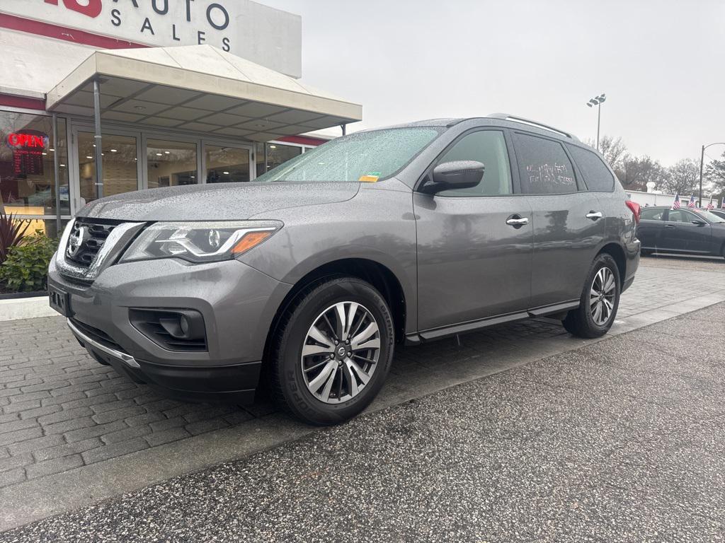 used 2018 Nissan Pathfinder car, priced at $9,999