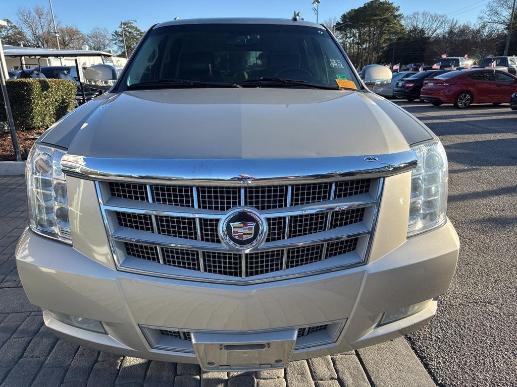 used 2013 Cadillac Escalade ESV car, priced at $11,500