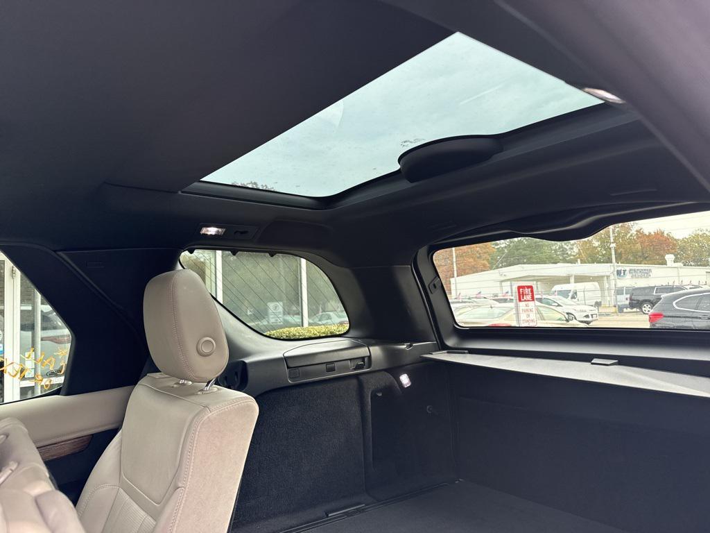 used 2017 Land Rover Discovery car, priced at $15,999