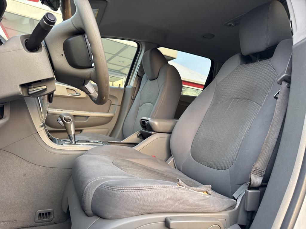 used 2009 Chevrolet Traverse car, priced at $4,500