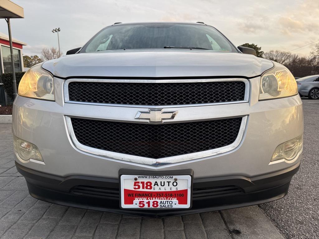 used 2009 Chevrolet Traverse car, priced at $4,500