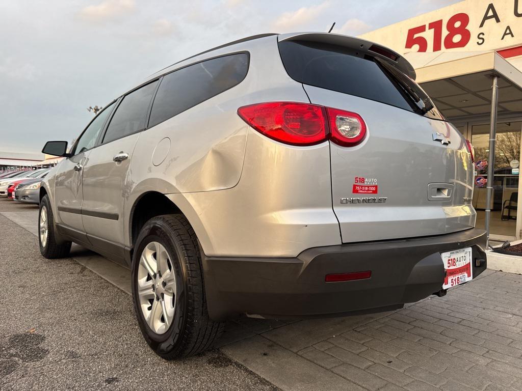 used 2009 Chevrolet Traverse car, priced at $4,500