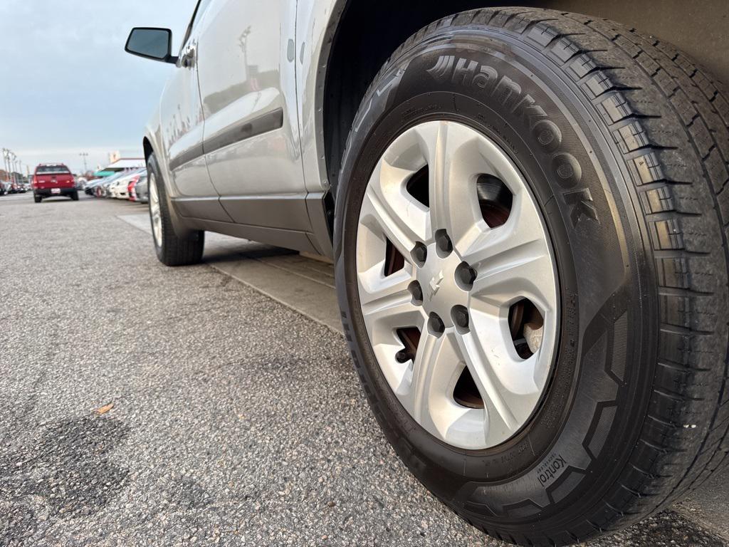 used 2009 Chevrolet Traverse car, priced at $4,500