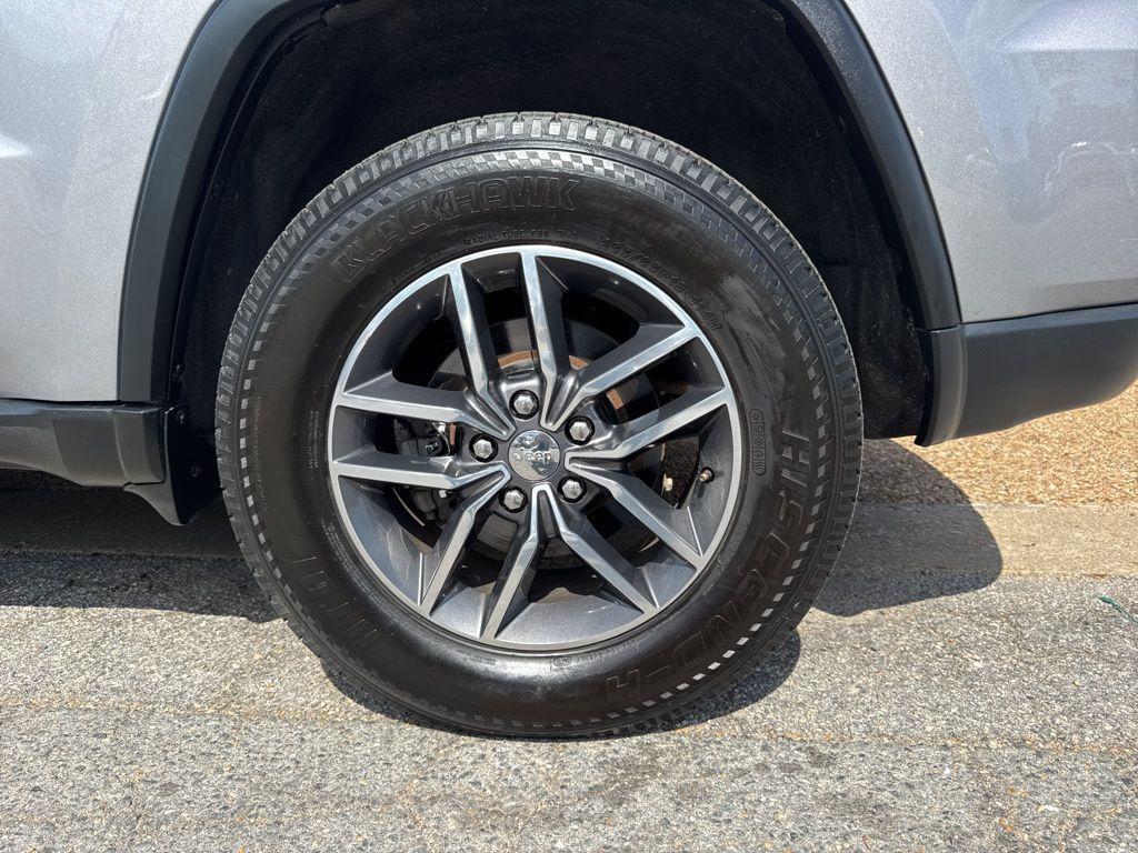 used 2018 Jeep Grand Cherokee car, priced at $11,500