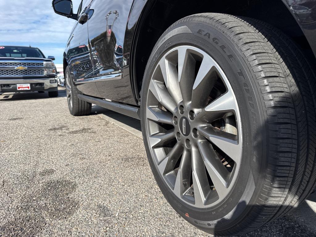 used 2021 Lincoln Navigator car, priced at $39,999