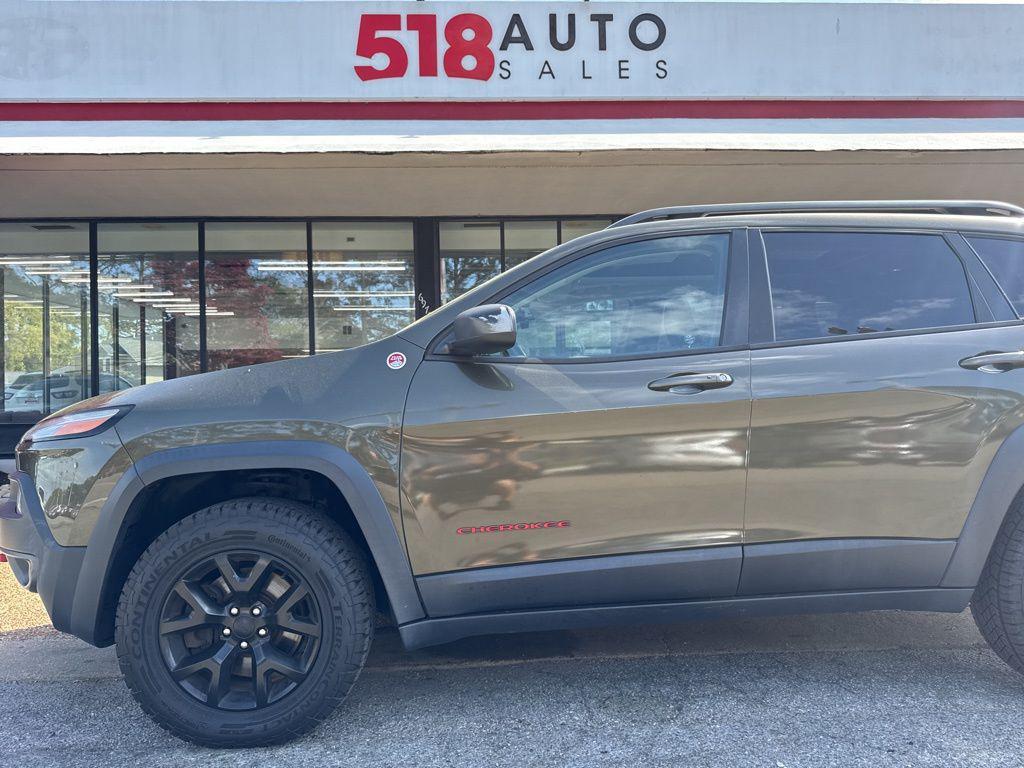 used 2014 Jeep Cherokee car, priced at $10,999