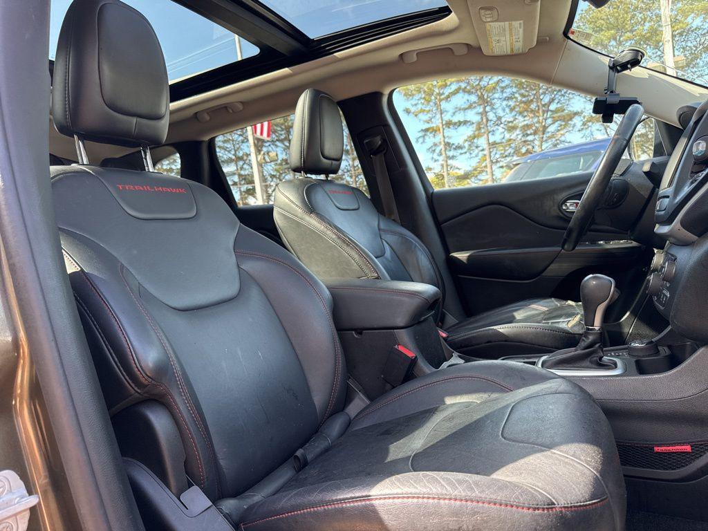 used 2014 Jeep Cherokee car, priced at $10,999