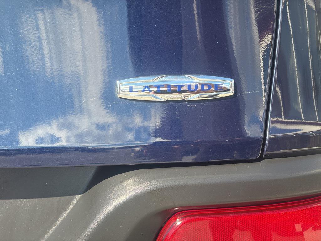 used 2015 Jeep Cherokee car, priced at $6,500