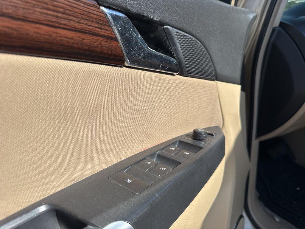 used 2008 Saturn Vue car, priced at $3,999