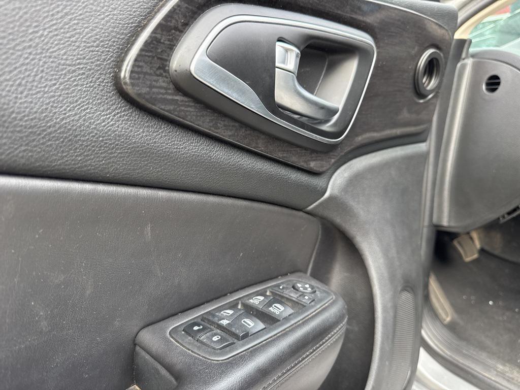 used 2015 Chrysler 200 car, priced at $5,500