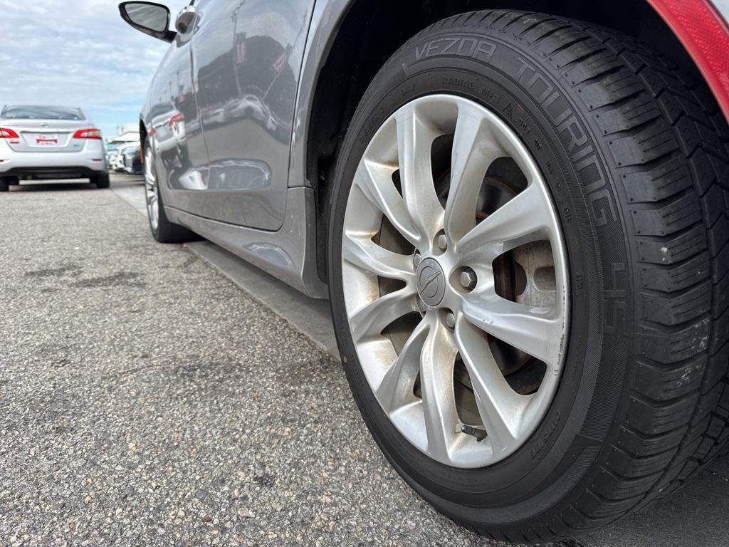 used 2015 Chrysler 200 car, priced at $5,500