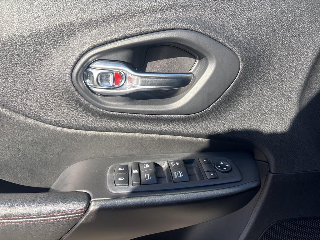 used 2019 Jeep Cherokee car, priced at $17,500