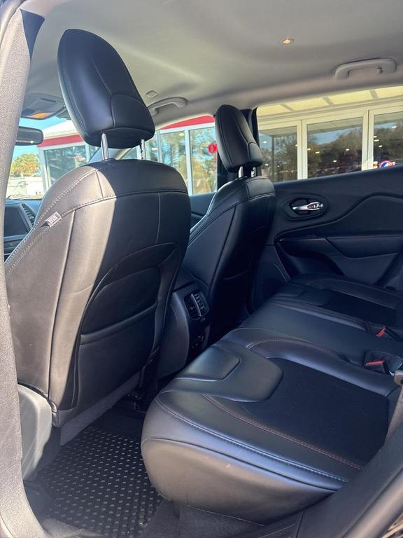 used 2019 Jeep Cherokee car, priced at $17,500