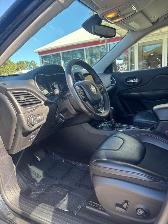 used 2019 Jeep Cherokee car, priced at $17,500