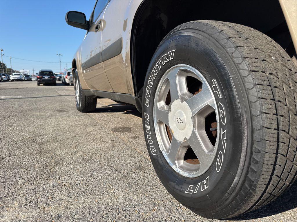 used 2004 Chevrolet TrailBlazer car, priced at $4,500